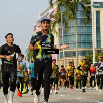 Runner Photo 6432311