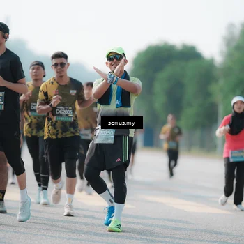 Runner Photo 6432343