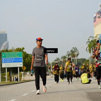 Runner Photo 6432360