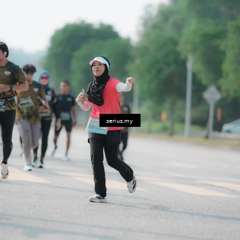 Runner Photo 6432373