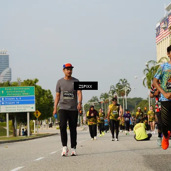 Runner Photo 6432384