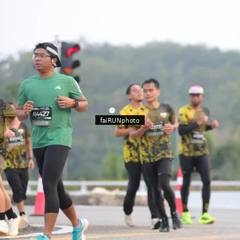 Runner Photo 6432396