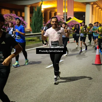 Runner Photo 6432400