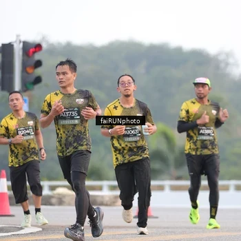 Runner Photo 6432439