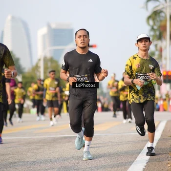 Runner Photo 6432458