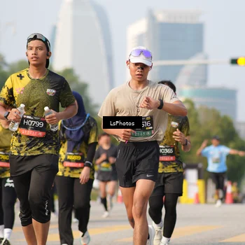 Runner Photo 6432480