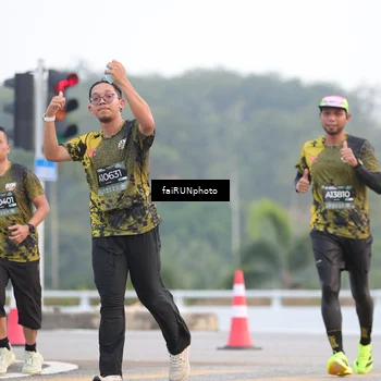 Runner Photo 6432489