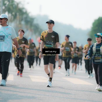 Runner Photo 6432611