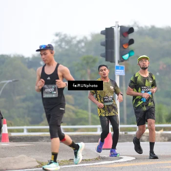 Runner Photo 6432659