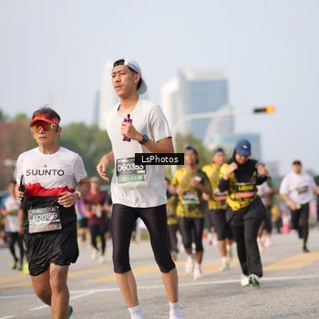 Runner Photo 6432791