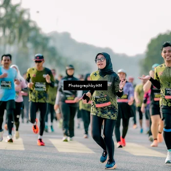 Runner Photo 6433304