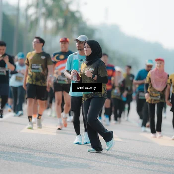 Runner Photo 6433313
