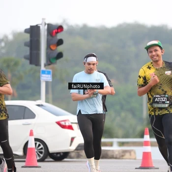 Runner Photo 6433598