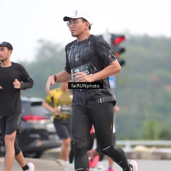 Runner Photo 6433729