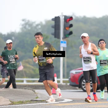 Runner Photo 6433773