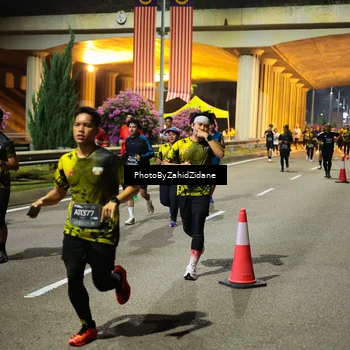 Runner Photo 6434035