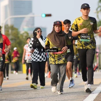 Runner Photo 6434098