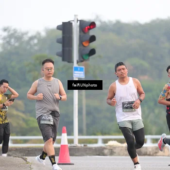 Runner Photo 6434122