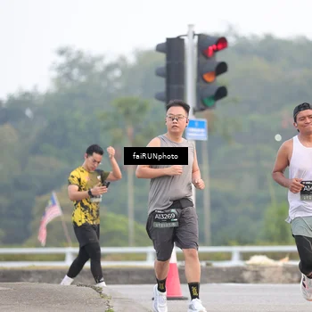 Runner Photo 6434124