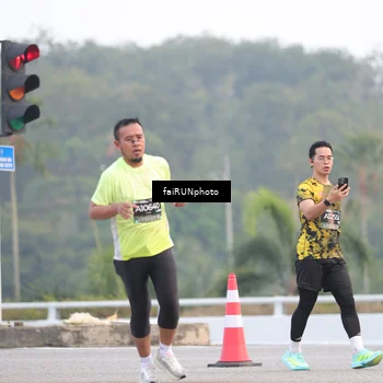 Runner Photo 6434335