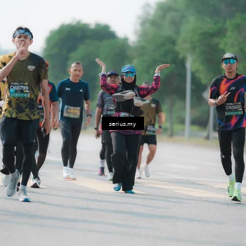 Runner Photo 6434433