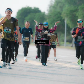 Runner Photo 6434453