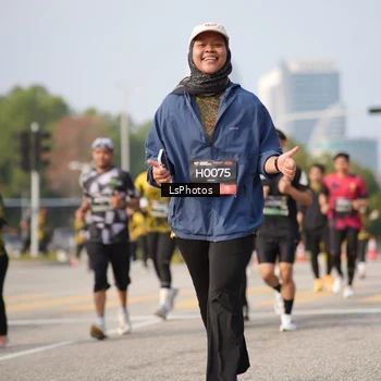 Runner Photo 6434723