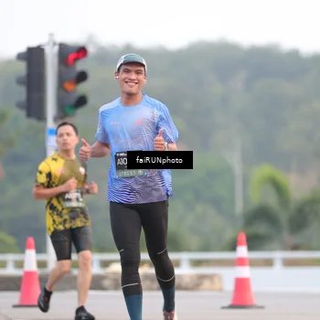 Runner Photo 6434751