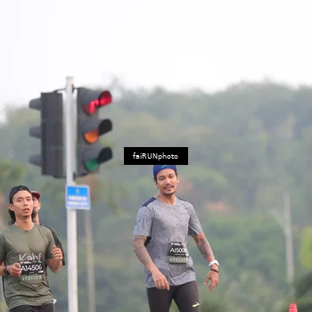 Runner Photo 6435039