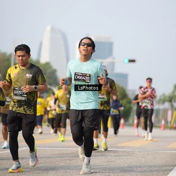 Runner Photo 6435063