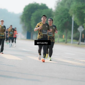 Runner Photo 6435075