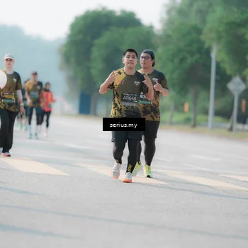 Runner Photo 6435082