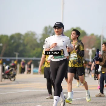 Runner Photo 6435100
