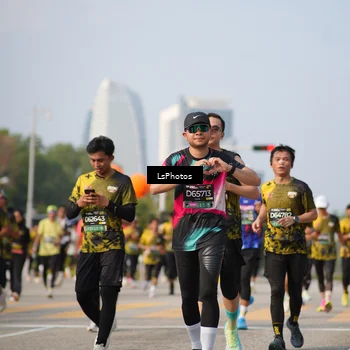 Runner Photo 6435695