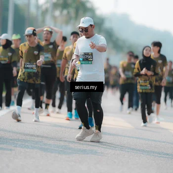 Runner Photo 6436023
