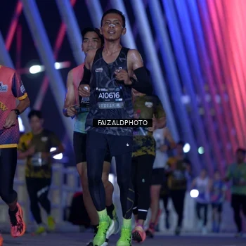 Runner Photo 6436117