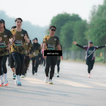 Runner Photo 6436192
