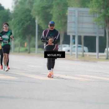 Runner Photo 6436291