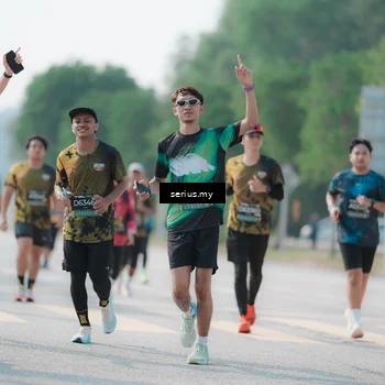Runner Photo 6436433