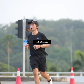 Runner Photo 6436620