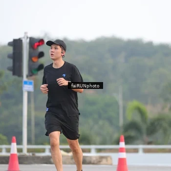 Runner Photo 6436625