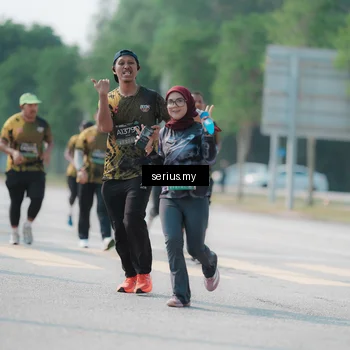 Runner Photo 6437024