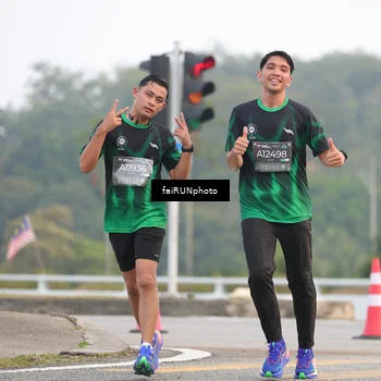 Runner Photo 6438002