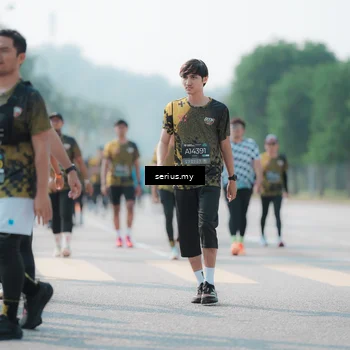 Runner Photo 6438035