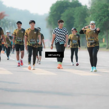 Runner Photo 6438040