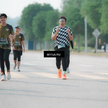 Runner Photo 6438088