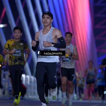 Runner Photo 6438100