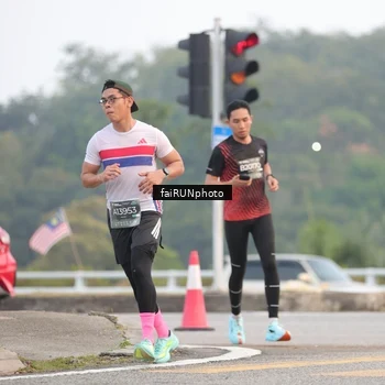 Runner Photo 6438413
