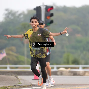 Runner Photo 6438673