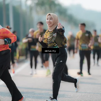 Runner Photo 6439023